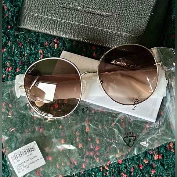 ‼️RARE‼️🎸FERRAGAMO🎸🔥NWT🔥WOMEN'S SF299S 60MM SUNGLASSES